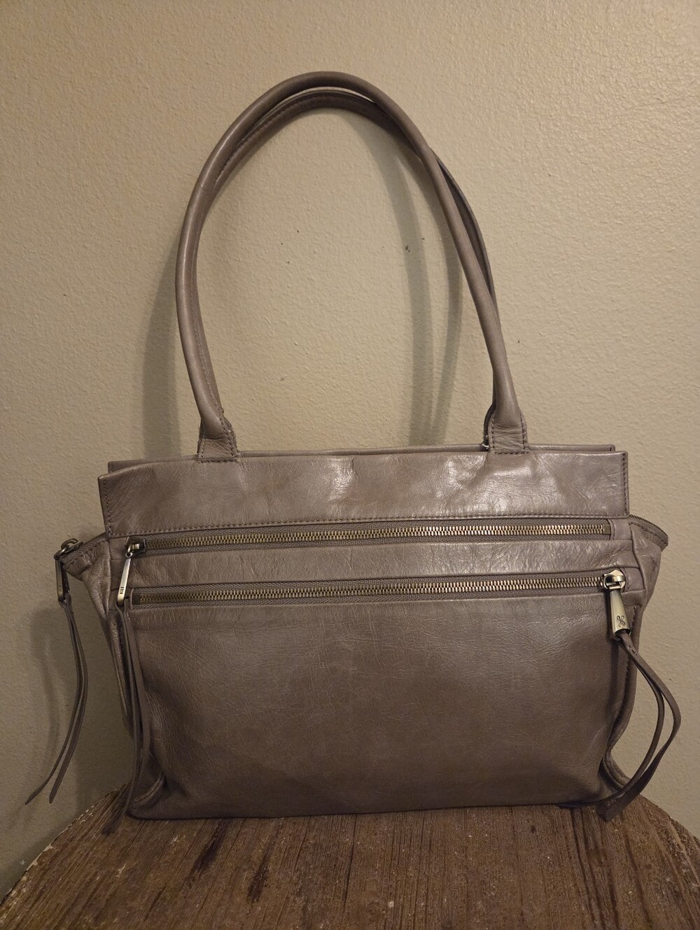 HOBO International Seeker Tote Taupe Leather Shoulder Bag Purse